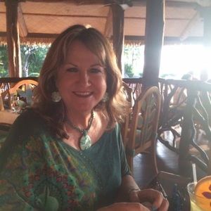 Meet your Posher, Carrie